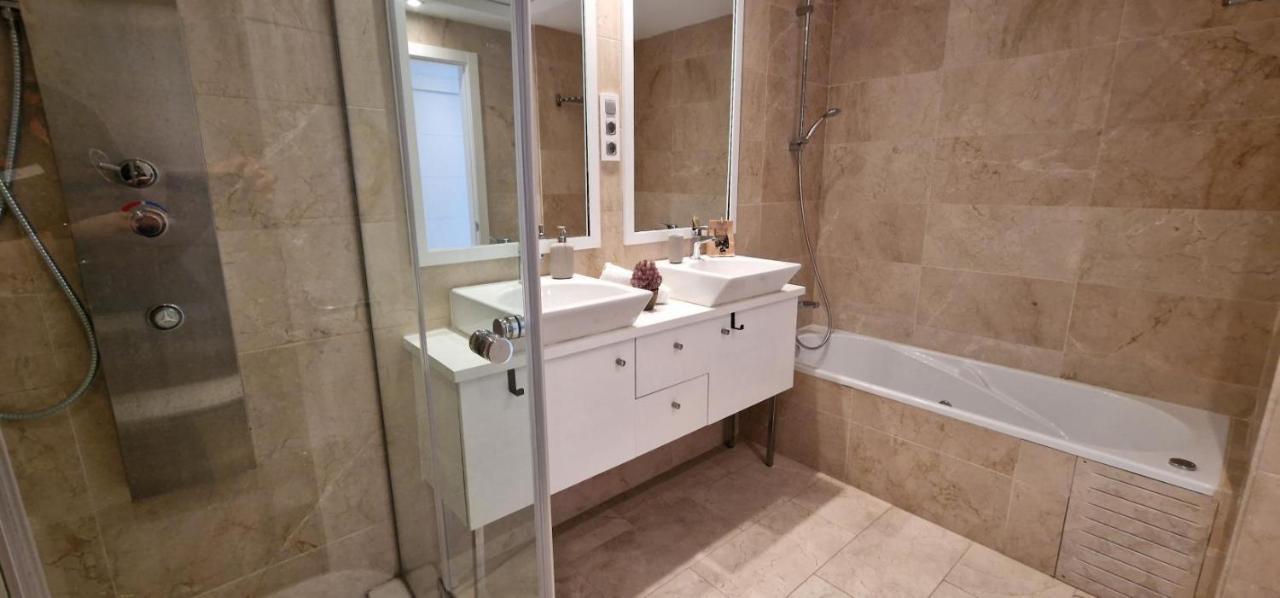 Casares Del Mar Luxury Apartment Málaga Eksteriør billede